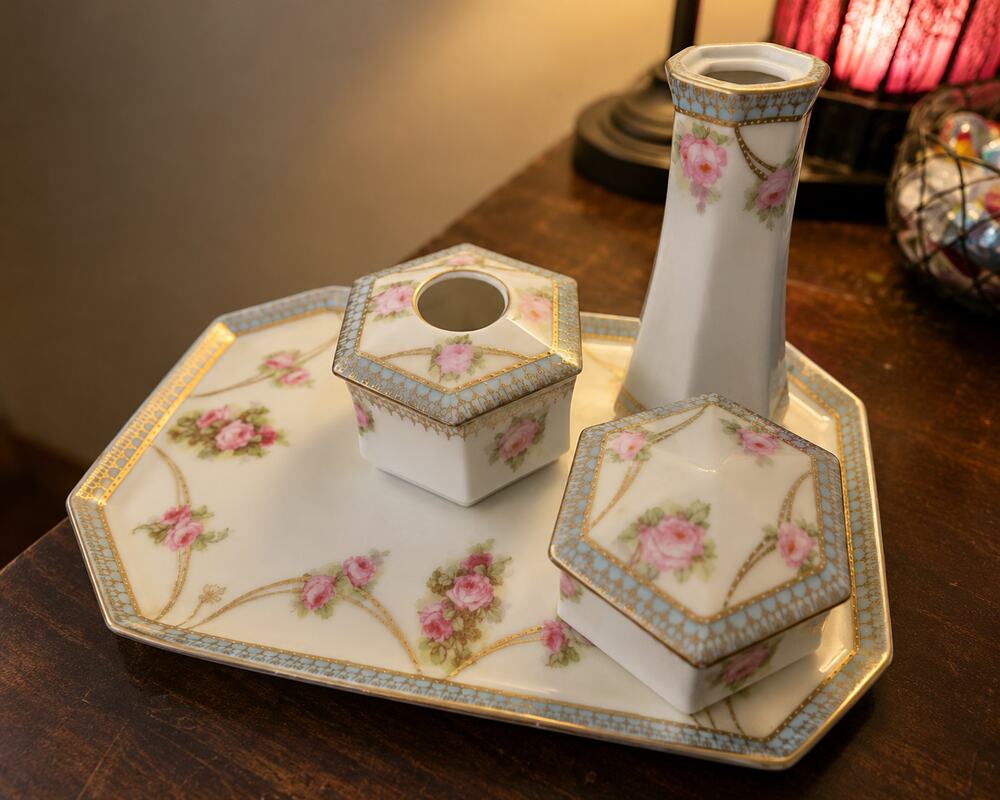 Antique C.S. Prussia 4 Pc Vanity Set Tray Vase Hair Receiver Pink Roses